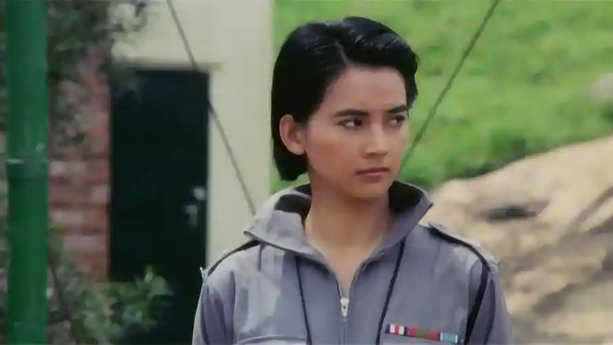 霸王花霸王花分成两组进行训练以前的香港女演员各个身手矫健