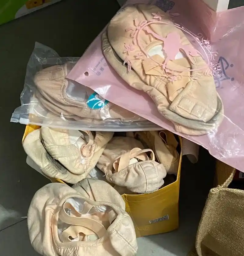 舞蹈生的脚不臭,只是汗有点多