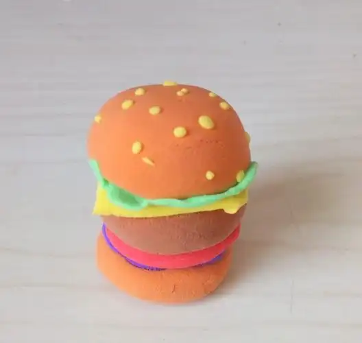 校园时讯】美术课堂diy手工制作彩泥汉堡快餐宝善街小学三年级五班