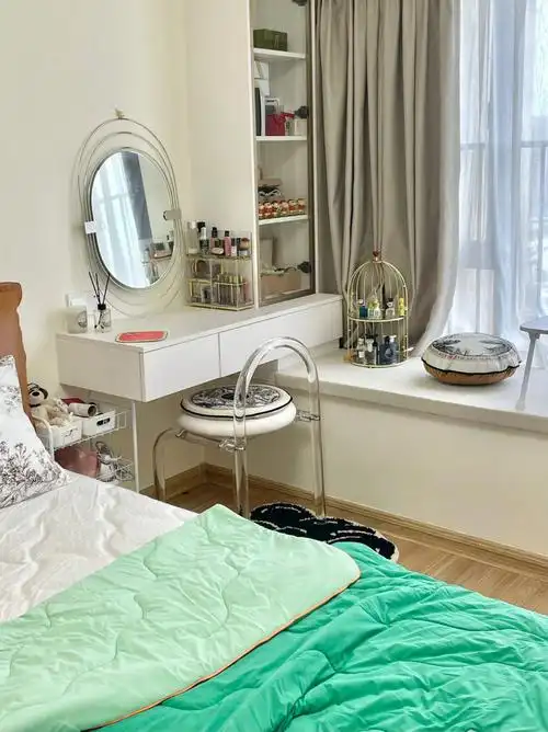 超好睡的卧室我爱我的飘窗梳妆台