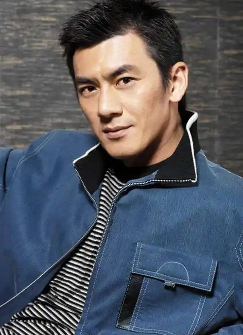 这九位男明星告诉你,什么是硬汉_角色_军事_观众