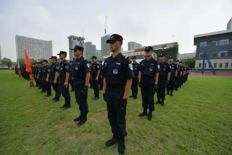 警务app 警察叔叔新闻中心 >>正文在杭州市公安局特警支队祥符基地