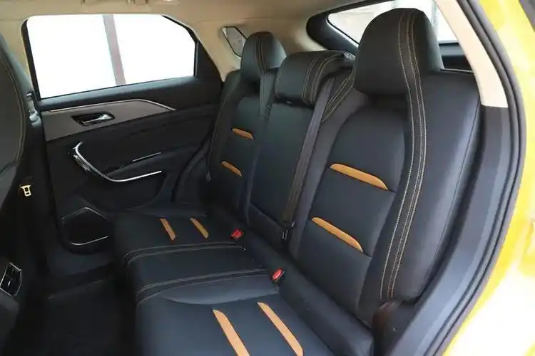 大空间高性价比国产suv,奔腾t77空间测试,能满足日常需求吗?