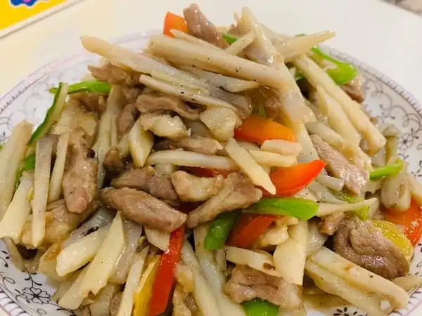 手机用户8880_yp9s做的青椒藕炒肉