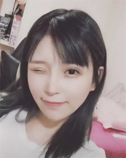 行动plus专区   今天小编要为大家介绍一个甜美的妹子主播,斗鱼妮酱