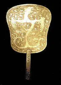 唐代 凤纹金扇 高 32公分