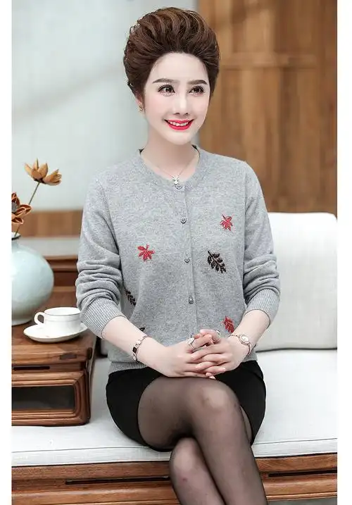 中老年女式毛衣长袖圆领针织衫开襟毛线衣洋气妈妈装开身短款
