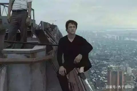 一部关于钢丝行者菲利普·珀蒂的纪录片,通过冒险揭开当年的记忆