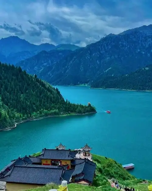 超详细旅游攻略,新疆自由行推荐|禾木|五彩滩|坎儿井|喀纳斯湖|景区