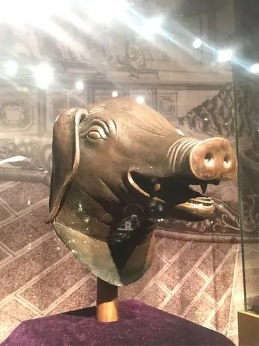 十二生肖兽首铜像:猪首.