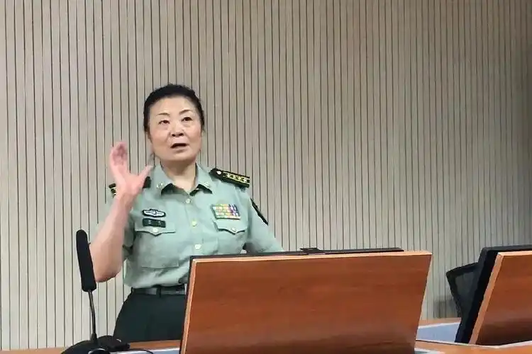 从军47年的女大校,她身上有无数军中园丁的身影