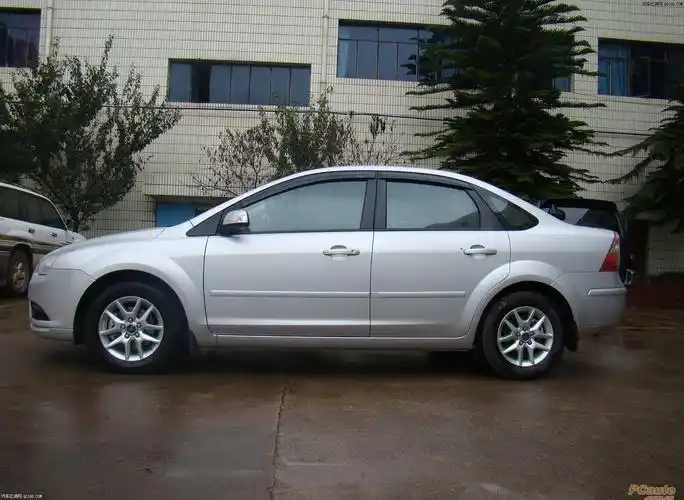 一路风尘 陪朋友去提09款两厢福克斯