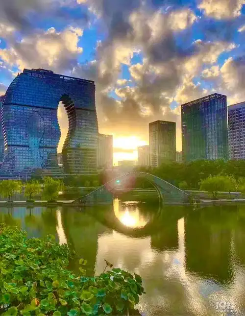 雨后的杭州滨江区