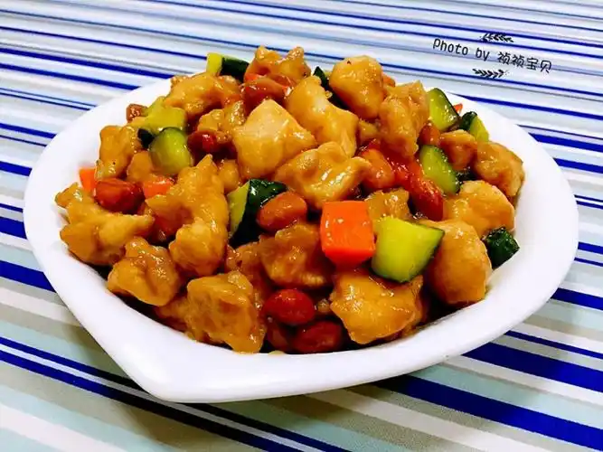 宫保鸡丁的秘密(如何制作口感美味的宫保鸡丁)-52线报网