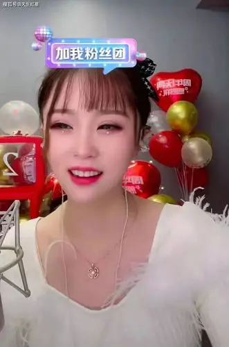 网络女歌手思思的成功,再次证明努力可以创造奇迹_手机搜狐网