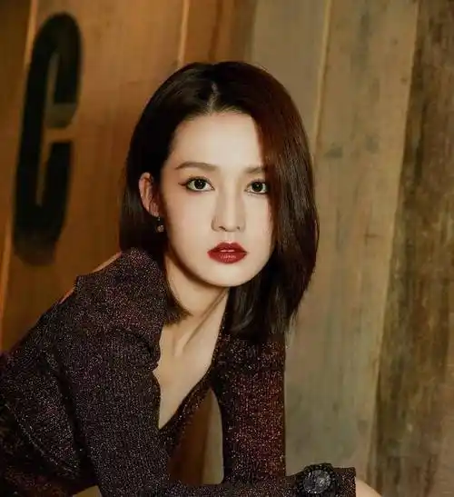 原著李沁被粉丝长文脱粉,内容逐字逐句,老戏骨看穿粉丝与艺人关系