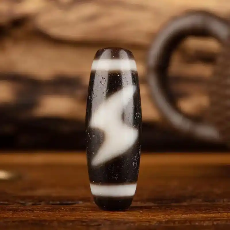 闪电五眼天珠尺寸:33.9*12 幸运之珠,得财添寿添福之 - 抖音