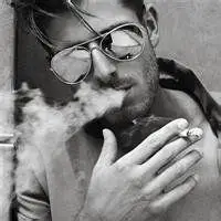 微信头像男沧桑抽烟图片【点击鼠标右键下载】