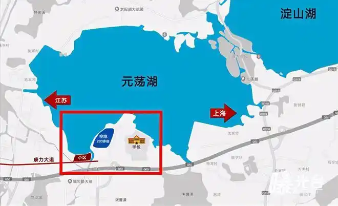 苏州吴江汾湖元荡湖边垃圾偷倒何时休车身印汾湖环卫所字样