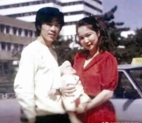 原来他就是蔡明儿子隐瞒37年不公开是蔡明的骄傲更是最大心病