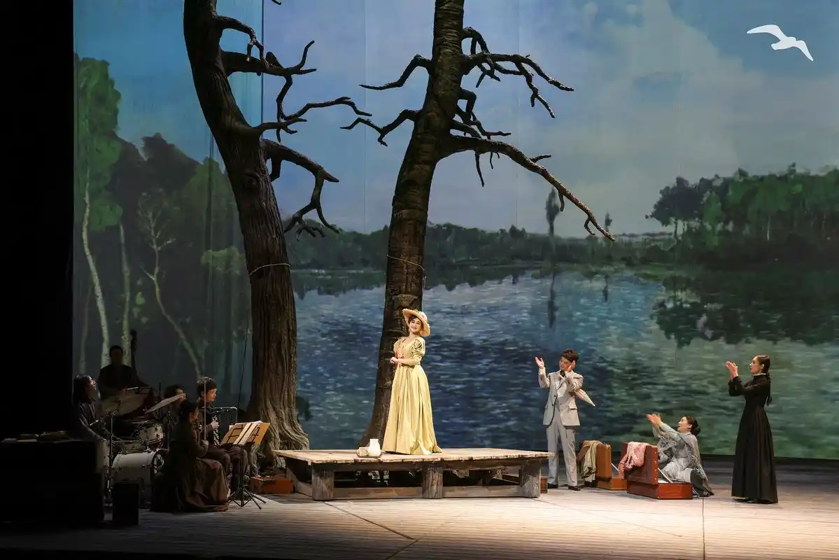 北京人艺上演契诃夫名剧《海鸥》 简洁舞台演绎复杂内心-蘑菇号