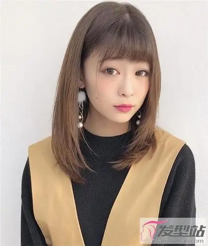 短发尴尬期发型 首选内扣锁骨发