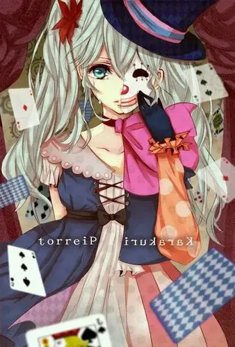 戴着一半微笑面具,在哭泣的动漫少女图片