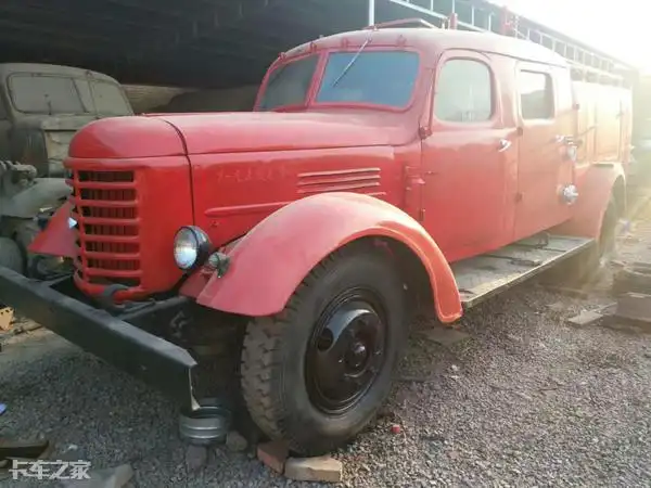 这是一台能勾起很多人回忆的老卡车,解放ca10你开过吗?