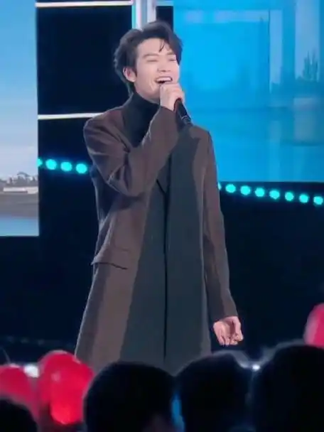 正能量满满一直在循环,温 暖 又 充满 希 望 的声音魏大勋演戏好,唱歌