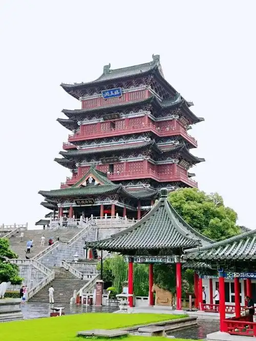 再看下不同时间的,不同角度的滕王阁.