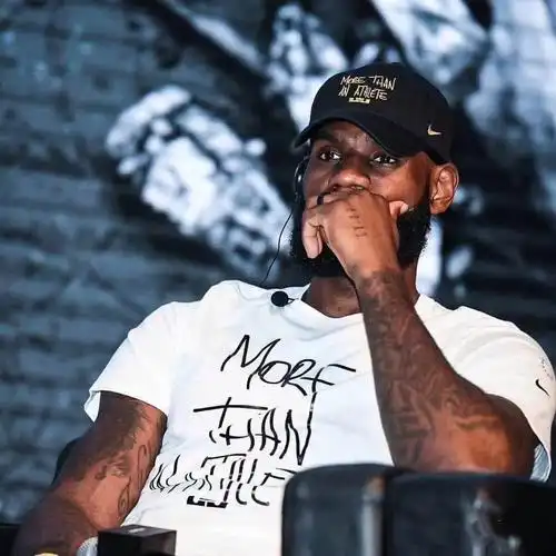 有没有勒布朗詹姆斯的高清头像或者壁纸,帅一些的? - 知乎