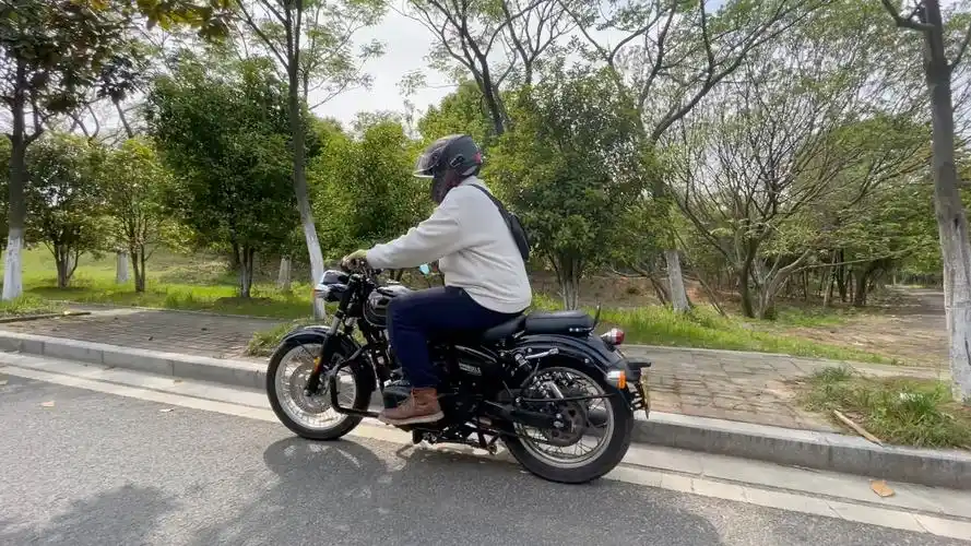 贝纳利帝国400 悠哉悠哉老头乐