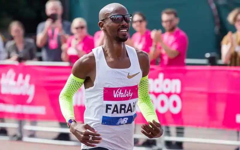 我们都爱莫法拉119年伦敦半程马拉松先提前热个身哦法拉赫后程冲刺