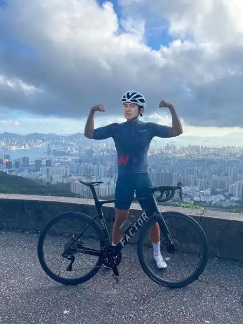 我的脸77彭于晏的身材毫无违和感