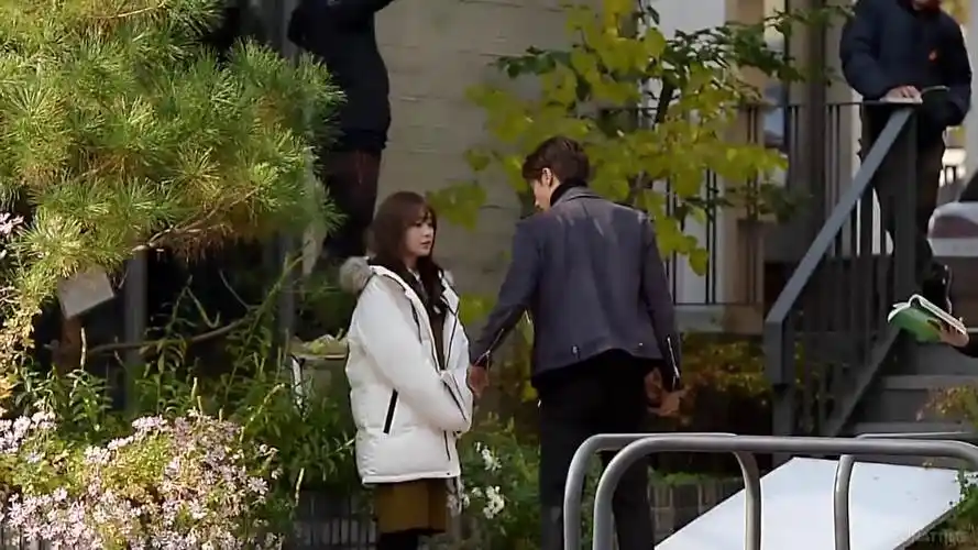 韩剧《焦急的罗曼史》宋智恩与成勋现场拍摄影像 16/11/20