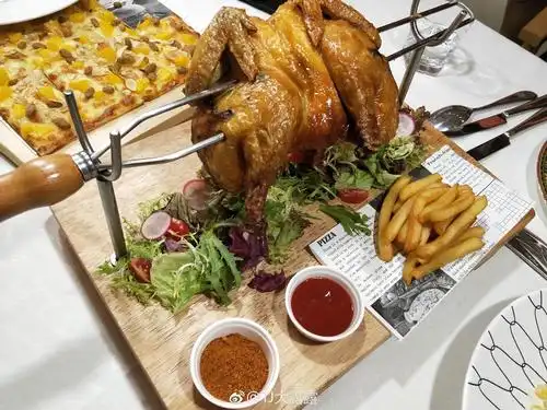 "1872音乐西餐吧"摆盘精致,味道也不错.每一种沙拉都颜值爆表