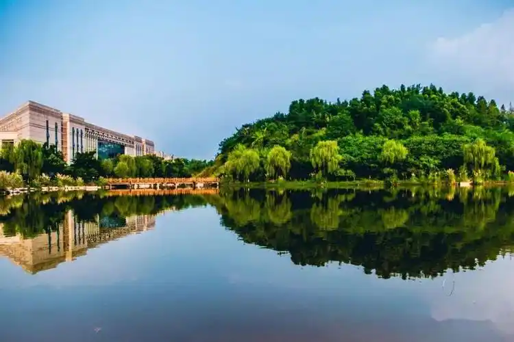 【军队院校招生】陆军勤务学院