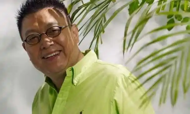 61岁主持人王为念三婚老婆曝光?年轻漂亮有气质,却"家暴"老公?