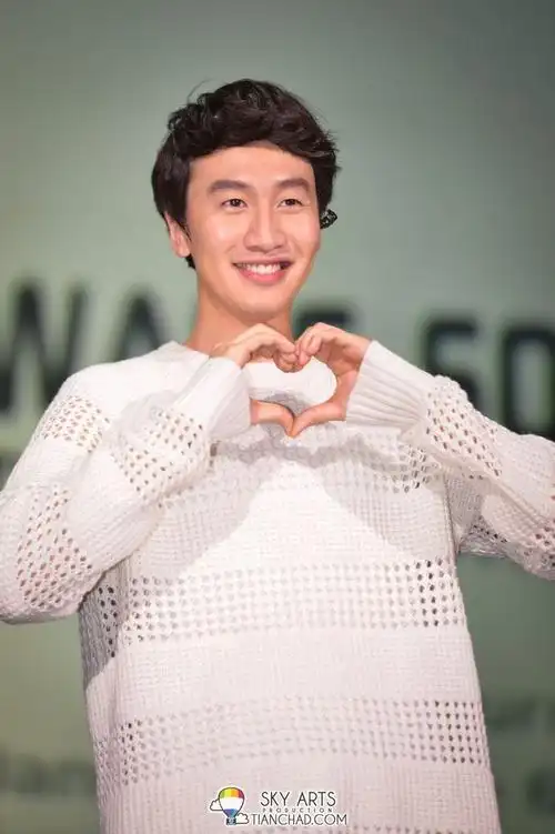 李光洙4日马来西亚粉丝见面会饭拍图