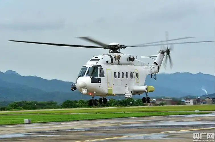 7月6日,ac313型直升机在江西景德镇吕蒙机场起飞,进行"空中应急漂浮