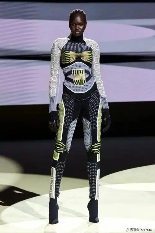 原创同样是科技未来风balmain和dior到底谁赢了