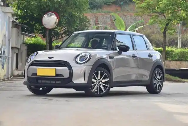 专为女性打造的小车,造型好看又省油,出自豪华品牌