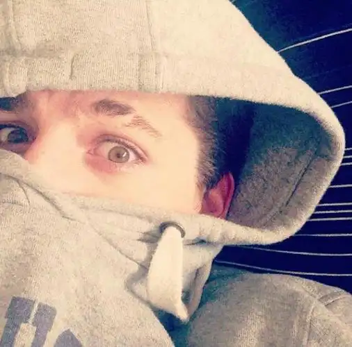 断眉charlie puth 查理普斯