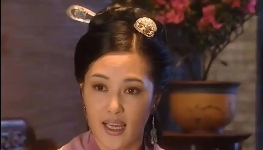 王菁华:张纪中和徐克都非常喜欢的成熟女演员,但她还是单身_黄飞鸿_剧