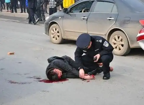 梦见开枪打死人流了好多血