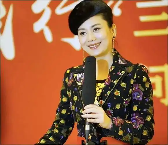 谭梅18岁时与朱军谈恋爱这是我一辈子最正确的选择