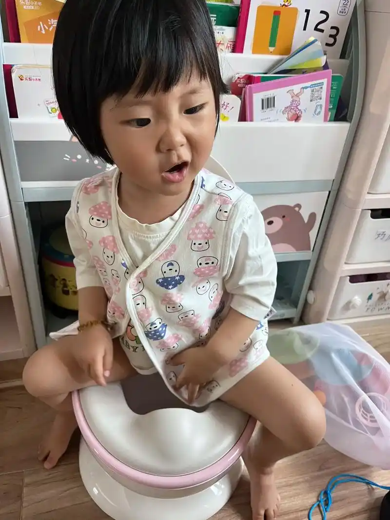 记录第一次在马桶上05小便,刚开始被自己的小 - 抖音