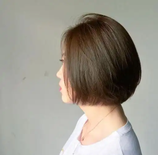 30岁女人短发减龄发型让你年轻十岁