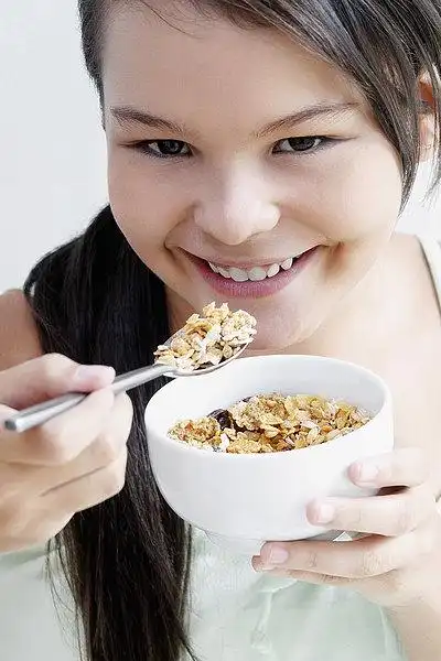 肖像,女青年,吃饭,碗,玉米片