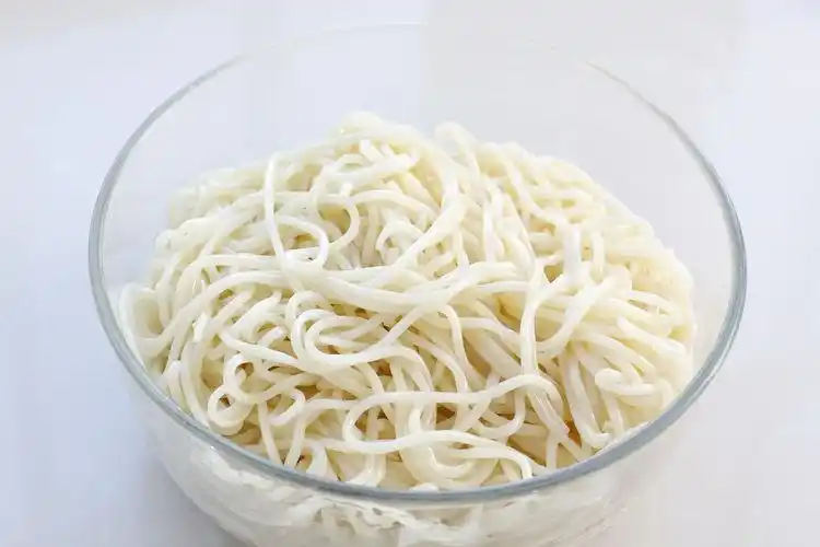 夏天吃面条太过瘾了简单好做鲜香开胃每次连盘底都要舔精光